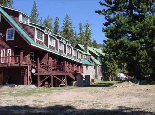 Strawberry Lodge Upper Forni Экстерьер фото