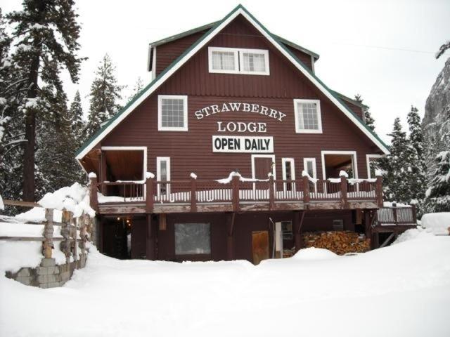 Strawberry Lodge Upper Forni Экстерьер фото